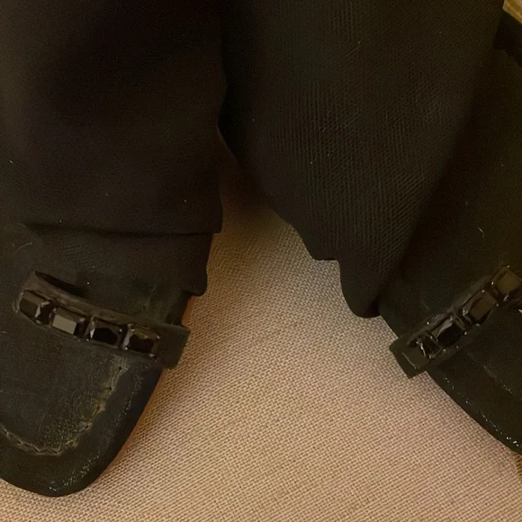 Donald J Pliner  7 1/2 M Delia  Black Sandal with Black Stone Toe Loop - Picture 2 of 6